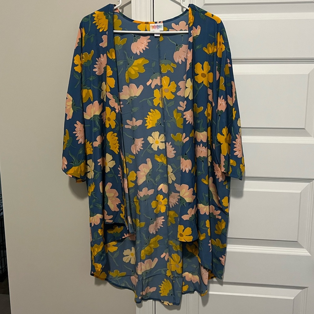 Lularoe Lindsay kimono